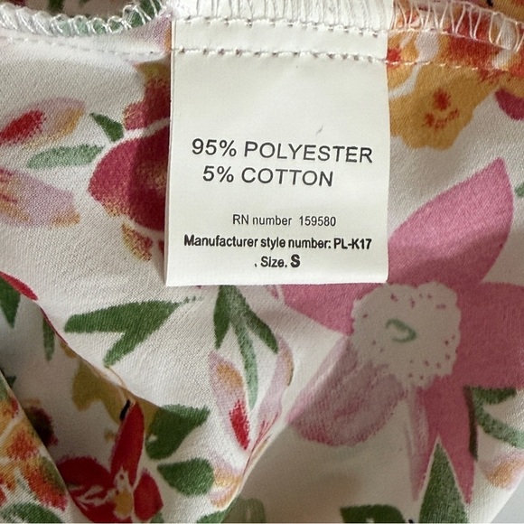 Pink Lily Vibrant Floral Off-Shoulder Blouse - Picture 10 of 11